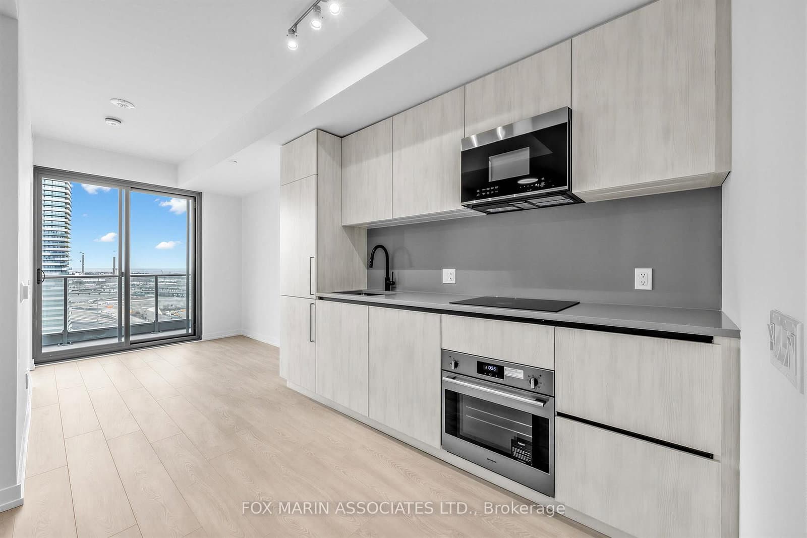 35 Parliament Street, Unit 2212