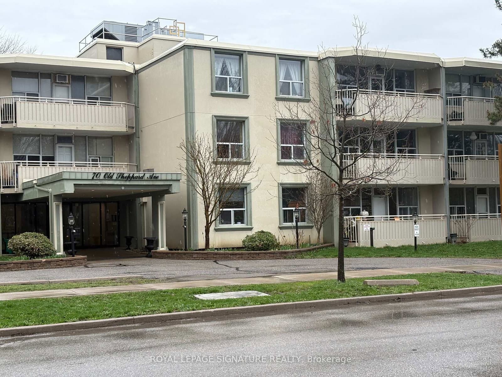 #112 - 70 Old Sheppard Avenue