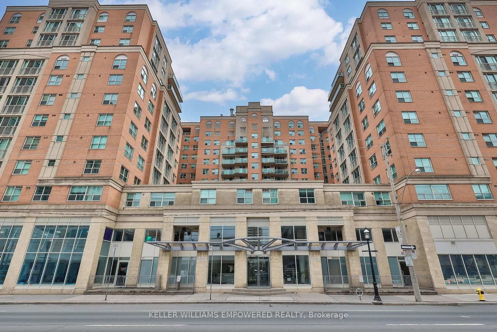 #367 - 313 Richmond Street E