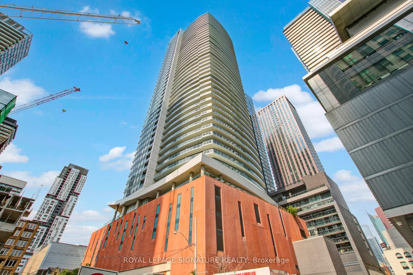 #2202 - 21 Widmer Street