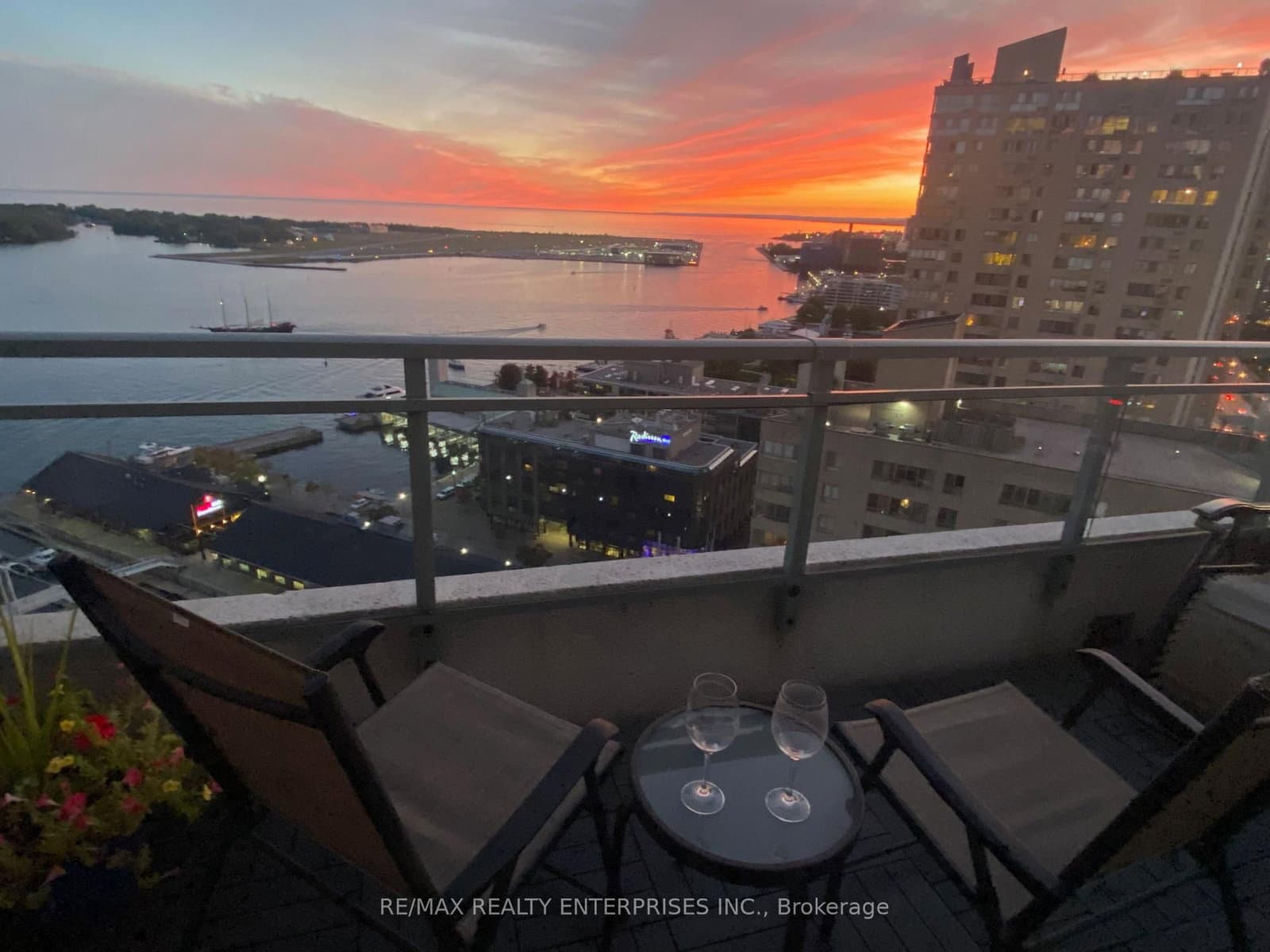 #2816 - 230 Queens Quay W
