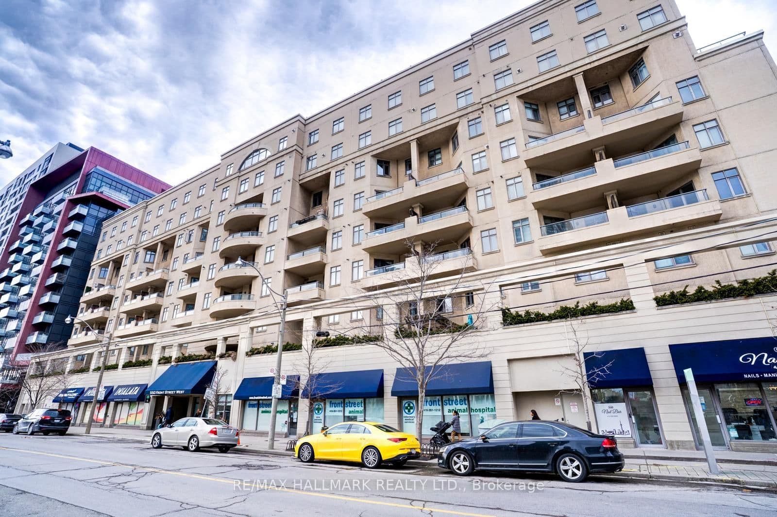 #433 - 550 Front Street W