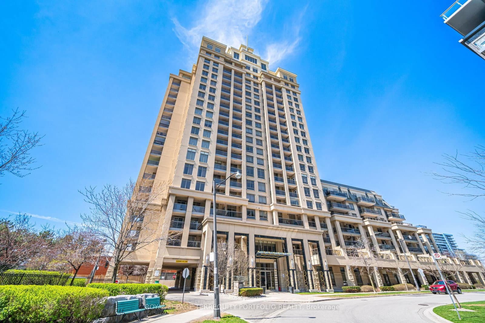 #1208 - 18 Kenaston Gardens