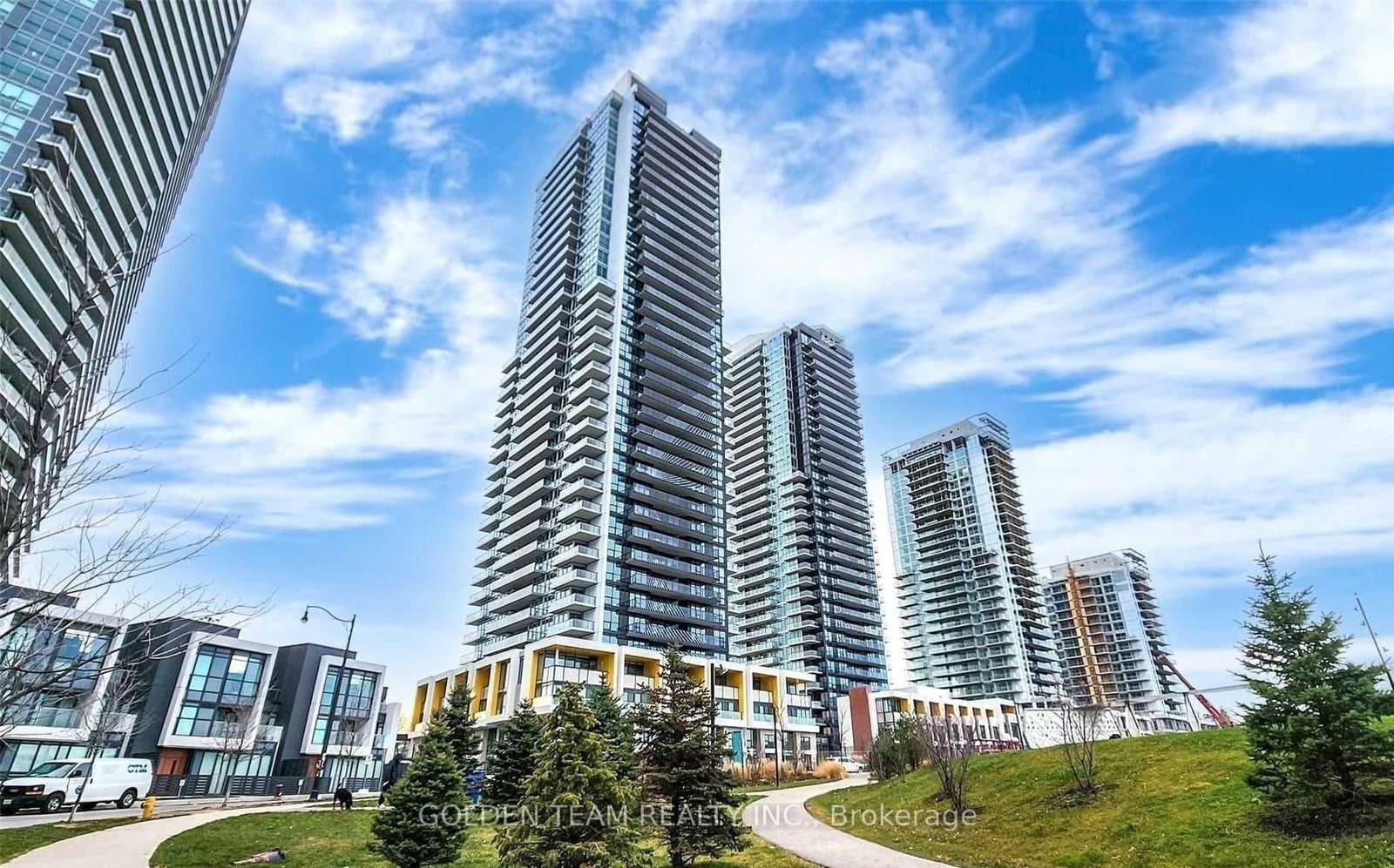 95 Mcmahon Drive, Unit 3506