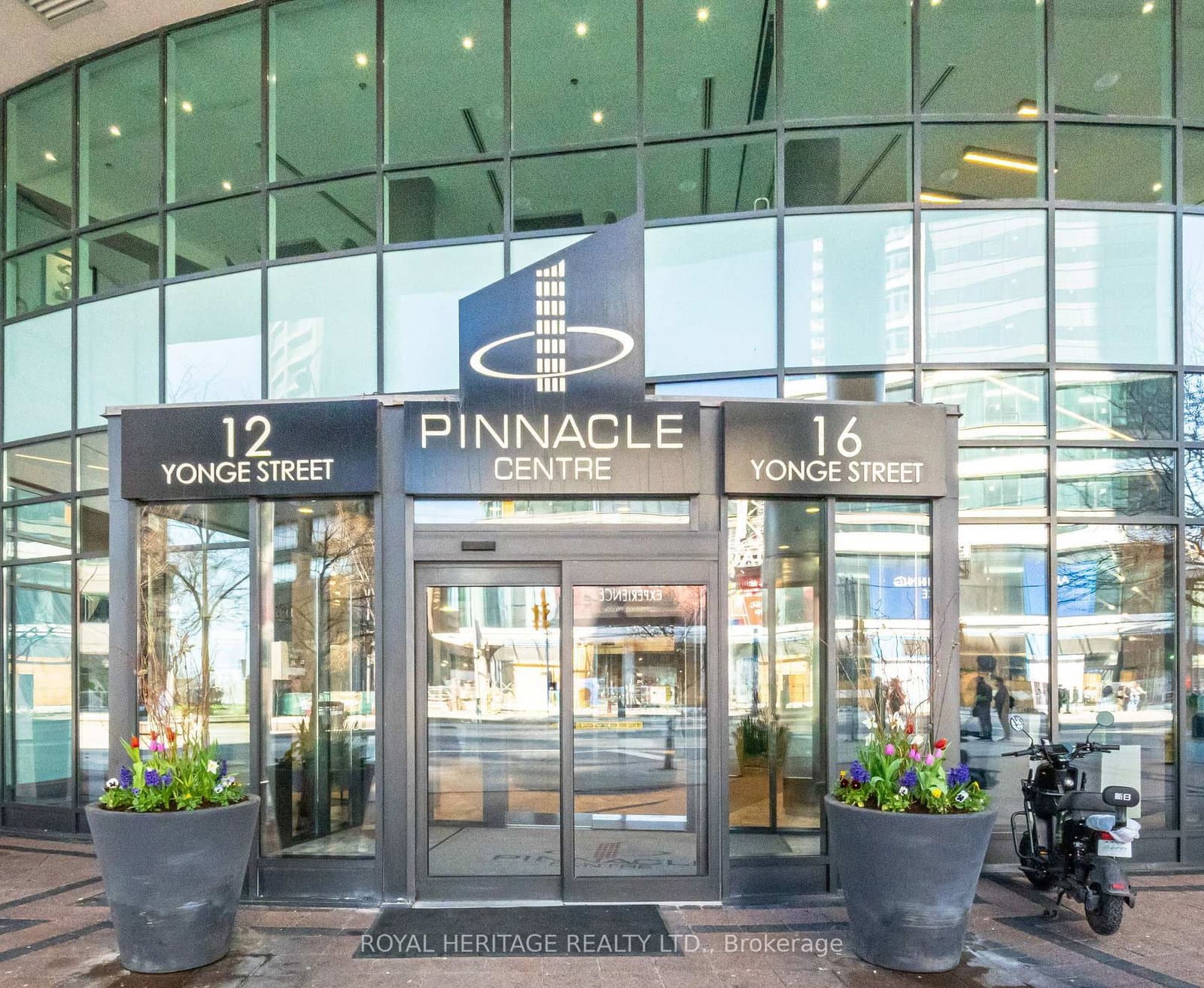 #611 - 12 Yonge Street