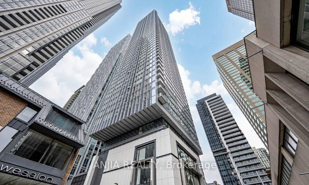 8 Cumberland Street, Unit 4705