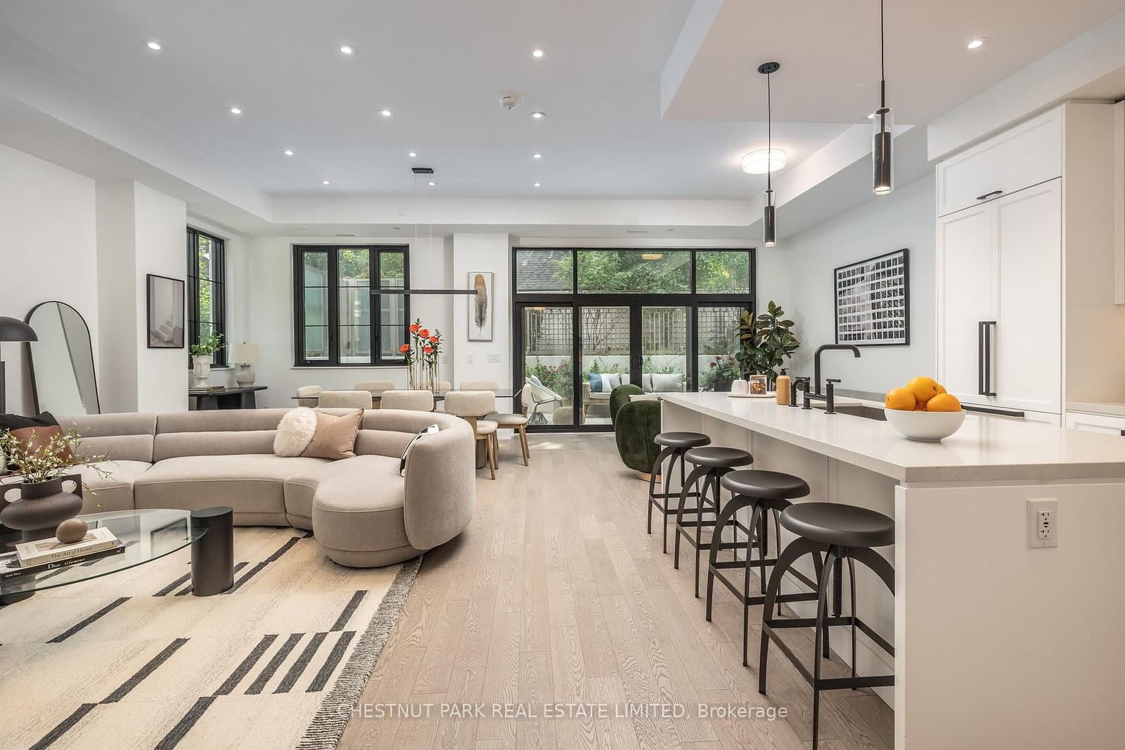 #TH4 - 1 Strathgowan Avenue