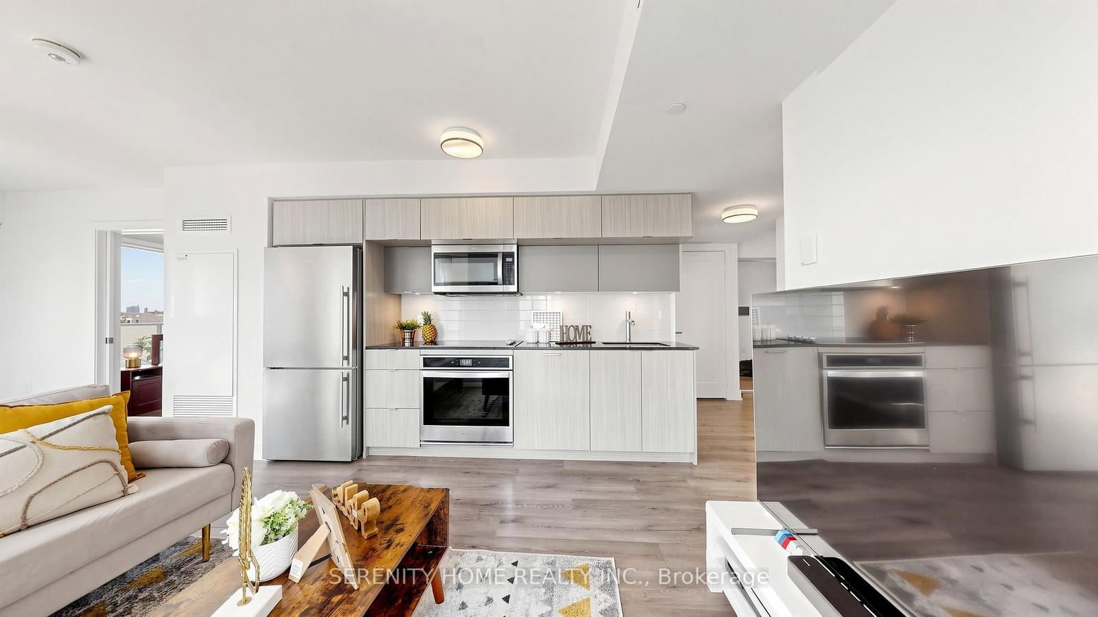 #908 - 575 Bloor Street E