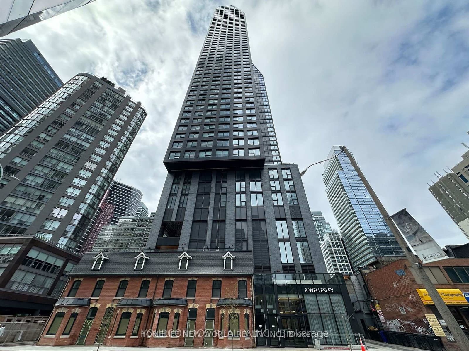 8 Wellesley Street W, Unit 3915