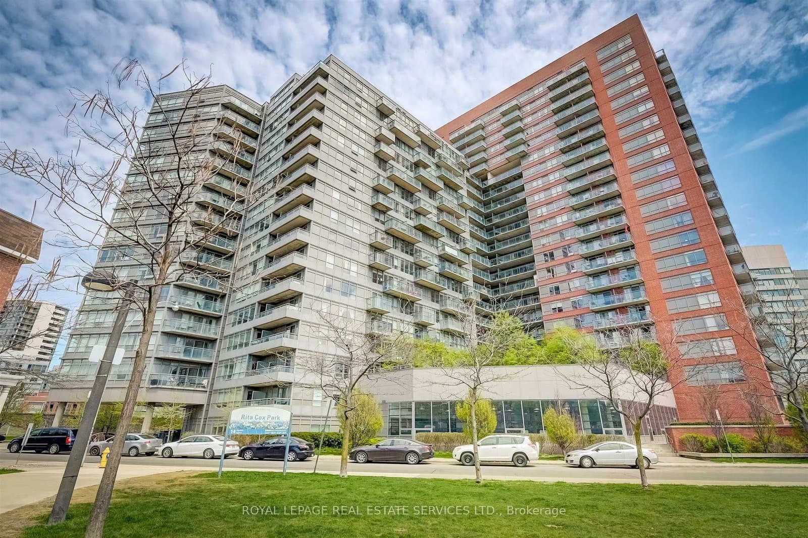 #1318 - 38 Joe Shuster Way