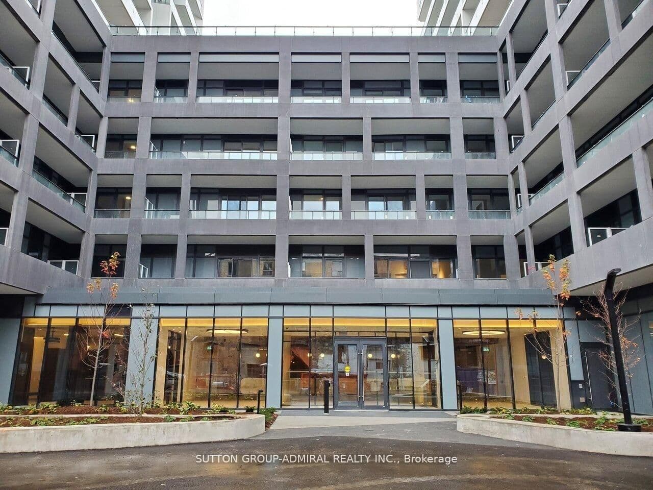 #306 - 9 Tecumseth Street