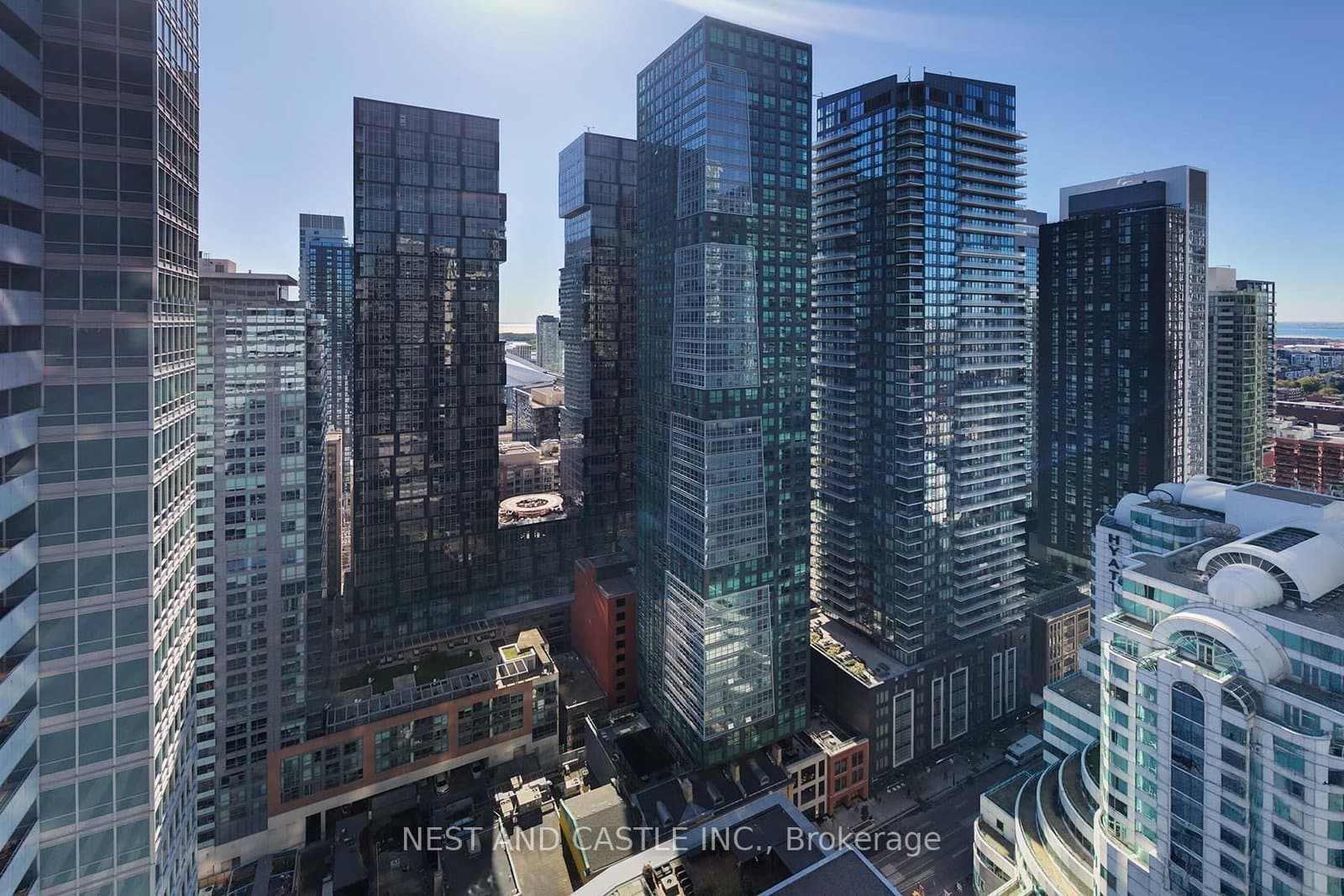 #4104 - 327 King Street W