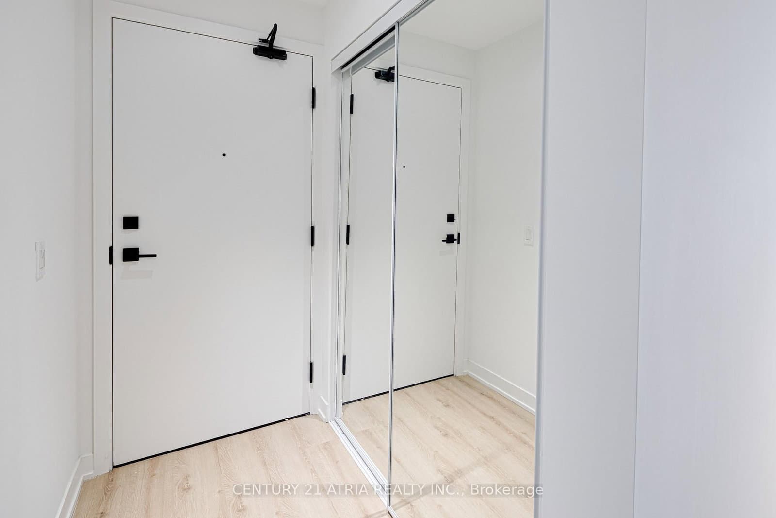 #2515 - 319 Jarvis Street