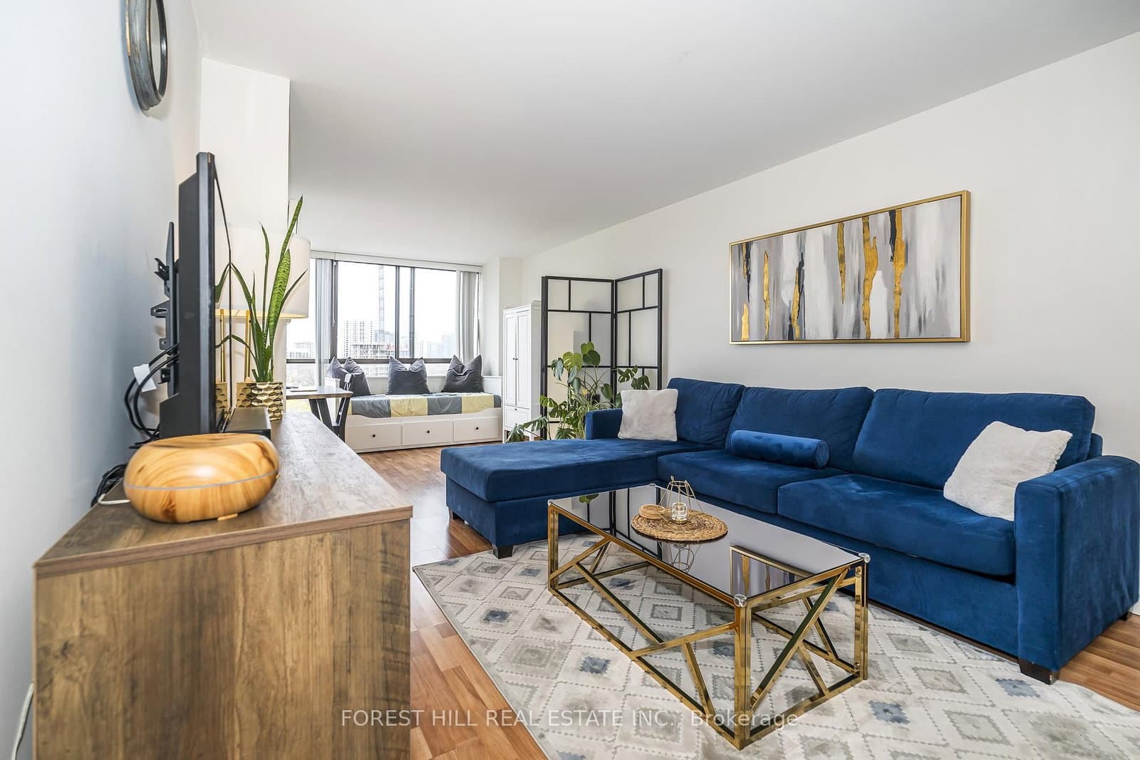 #903 - 117 Gerrard Street E