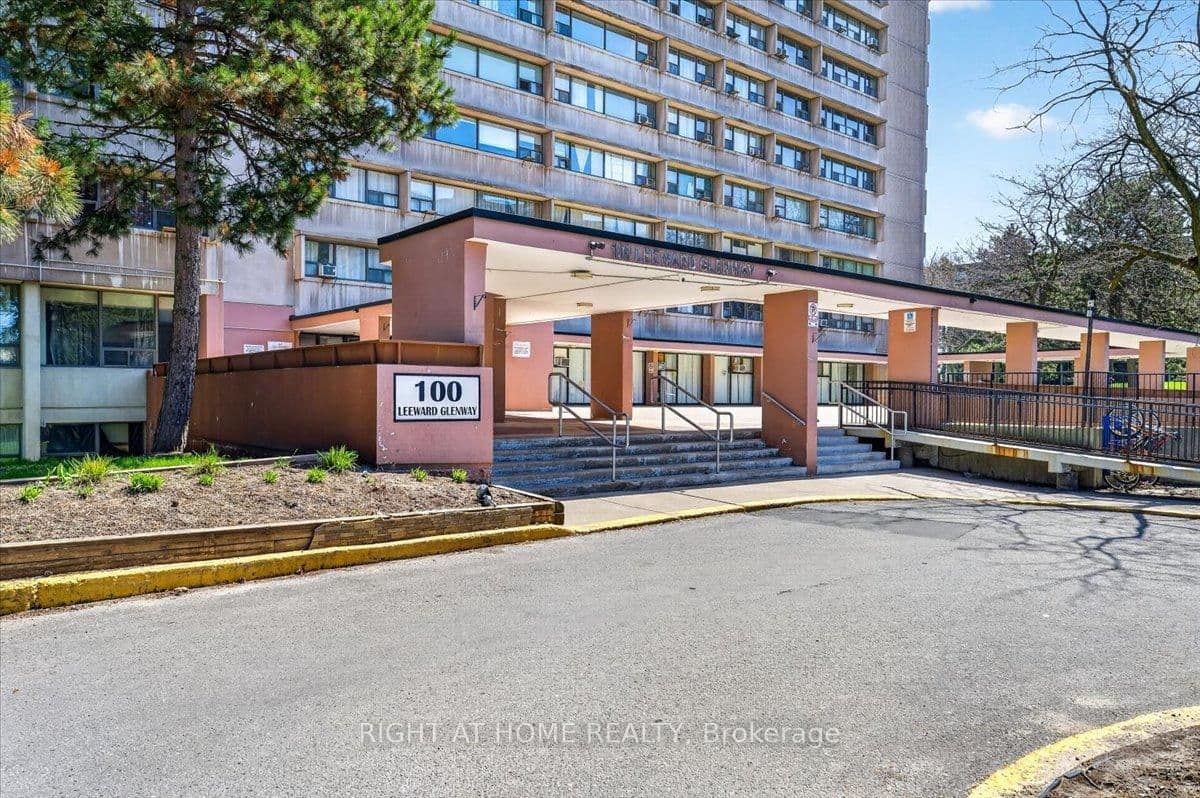 #708 - 100 Leeward Glenway