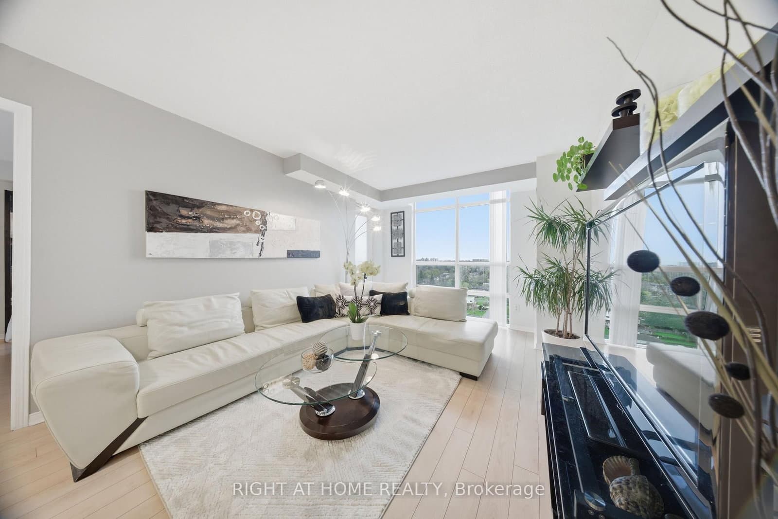 #1915 - 233 Beecroft Road