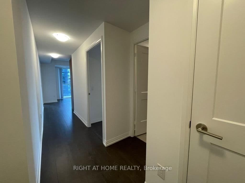 28 Widmer Street, Unit 2828