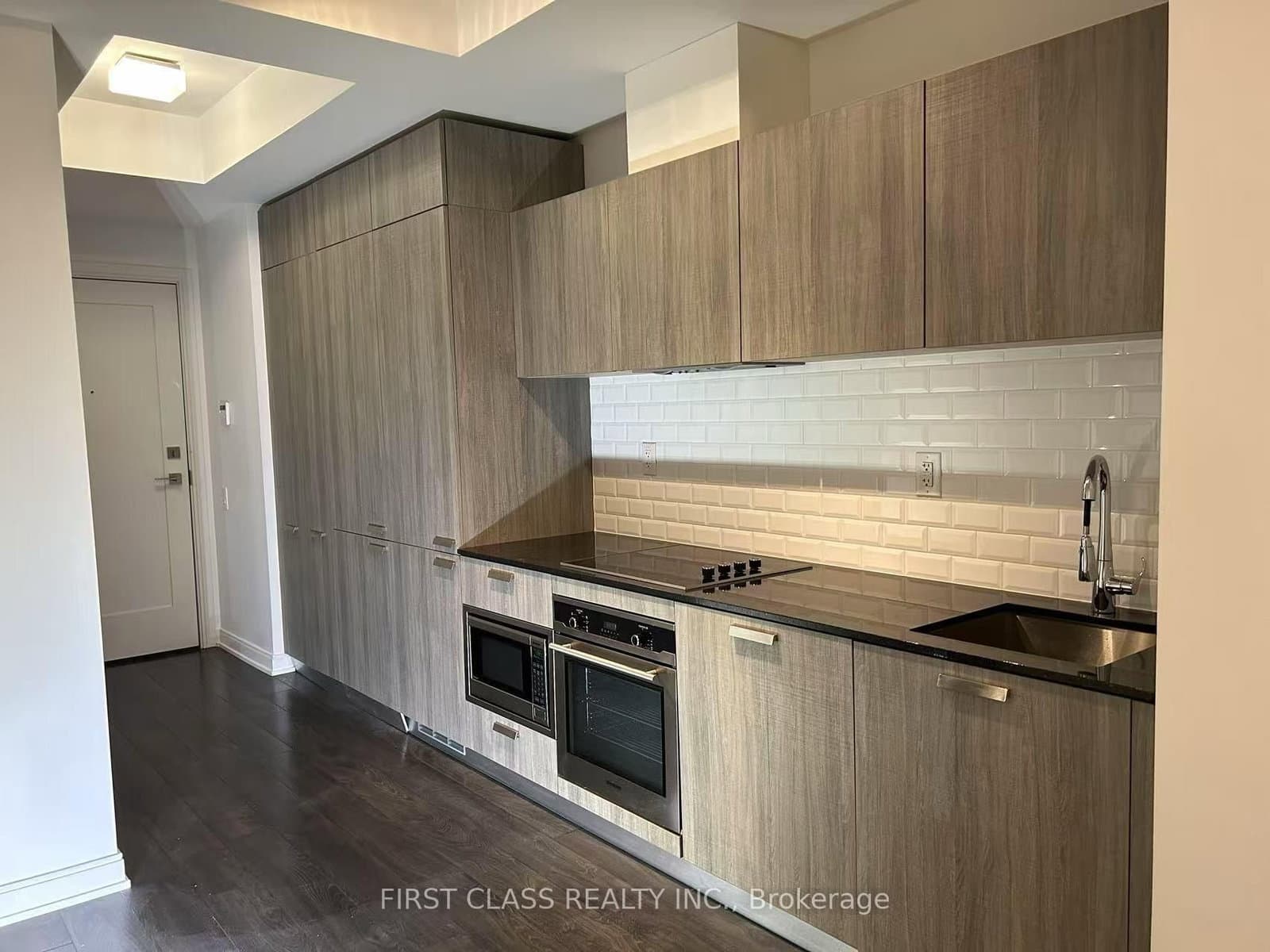 #1009 - 50 Charles Street E