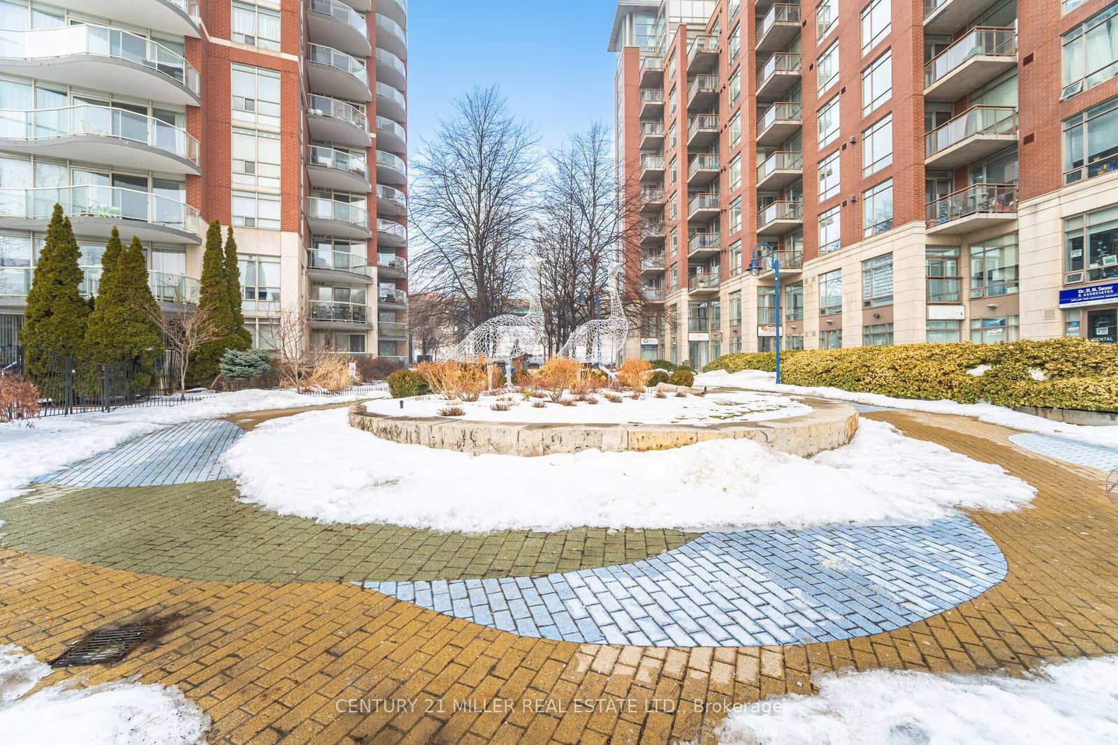 #318 - 550 Queens Quay W