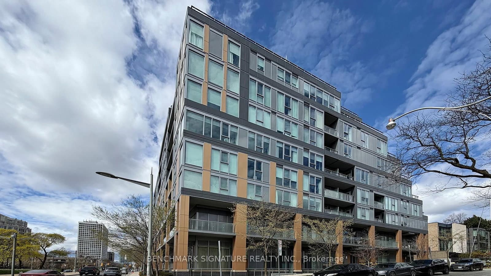 #Th106 - 6 Parkwood Avenue