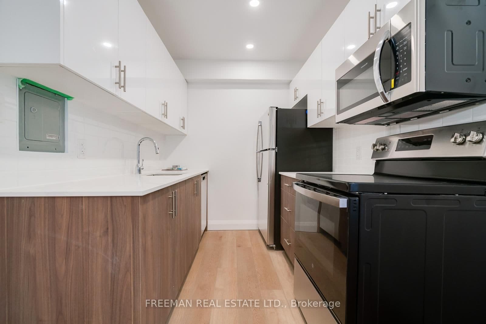 #201 - 2707 Yonge Street