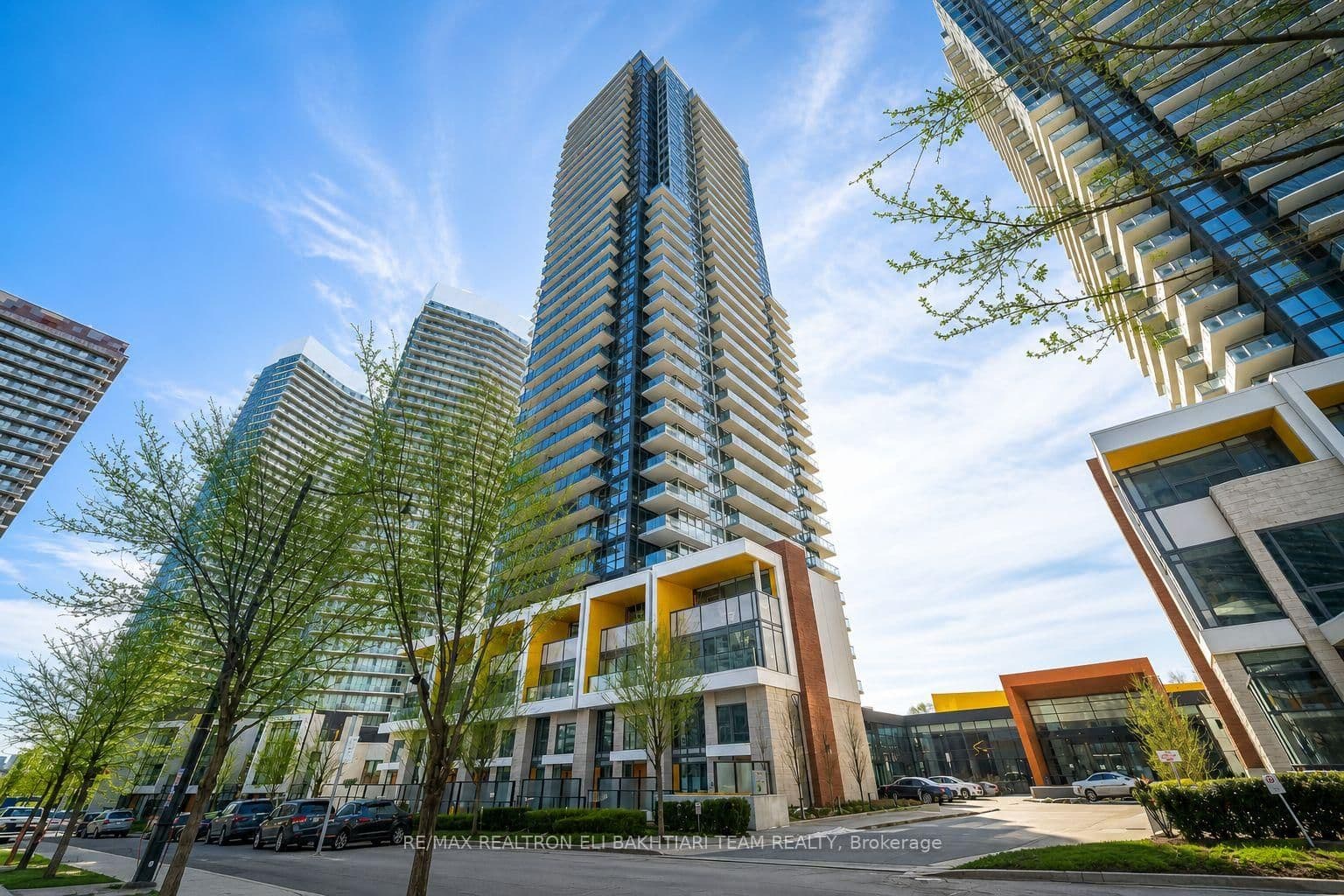 95 McMahon Drive, Unit 2511
