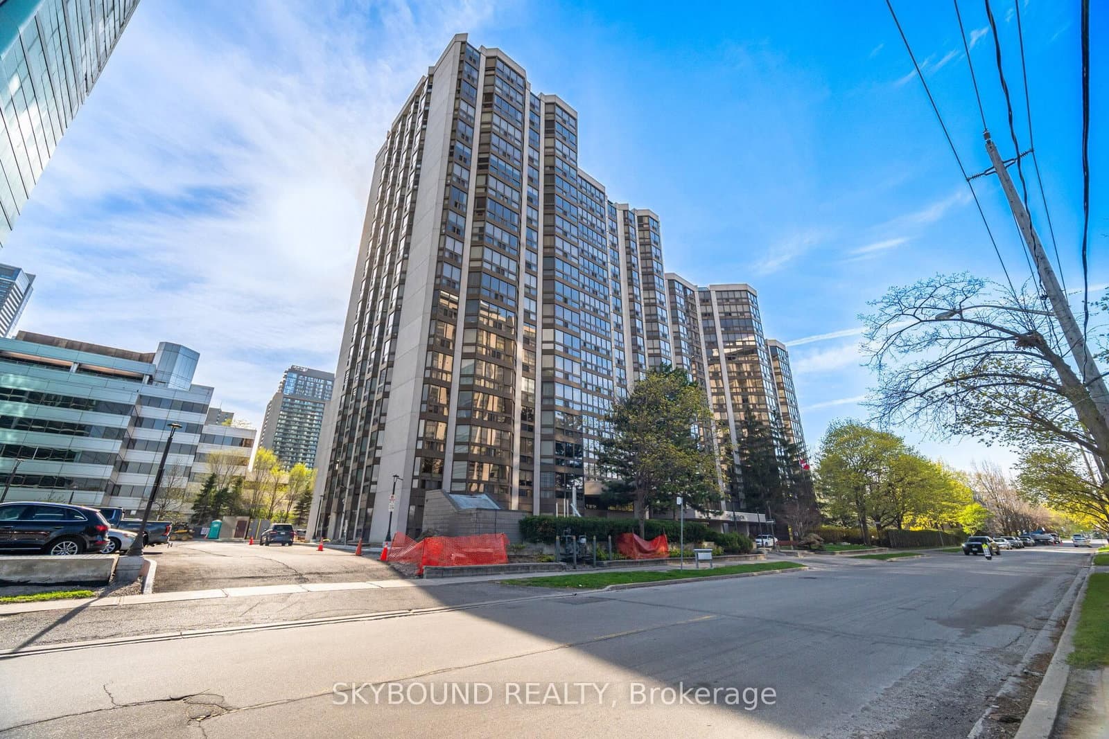 #511 - 10 Kenneth Avenue
