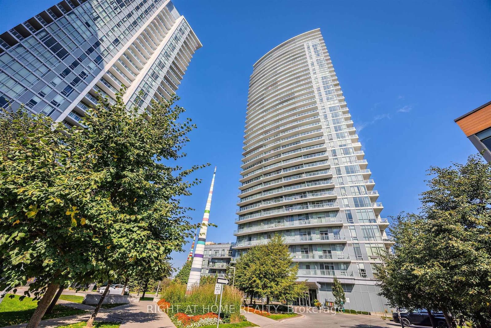 #206 - 70 Forest Manor Road