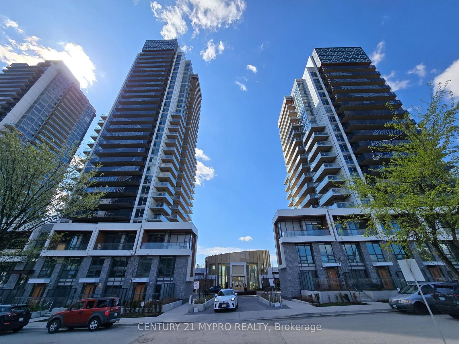 27 Mcmahon Drive, Unit 1806