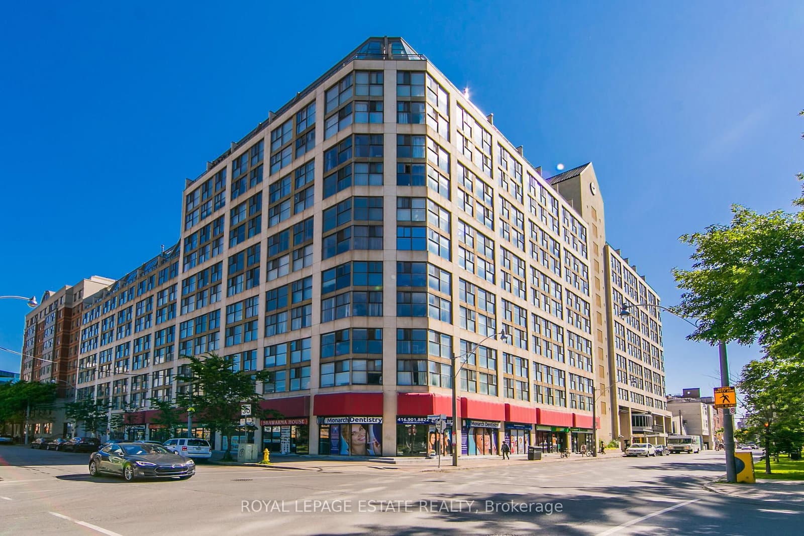 #606 - 222 The Esplanade