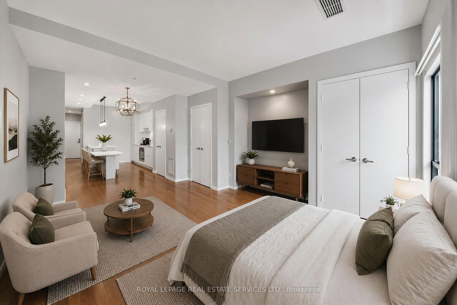 #208 - 5 st joseph Street