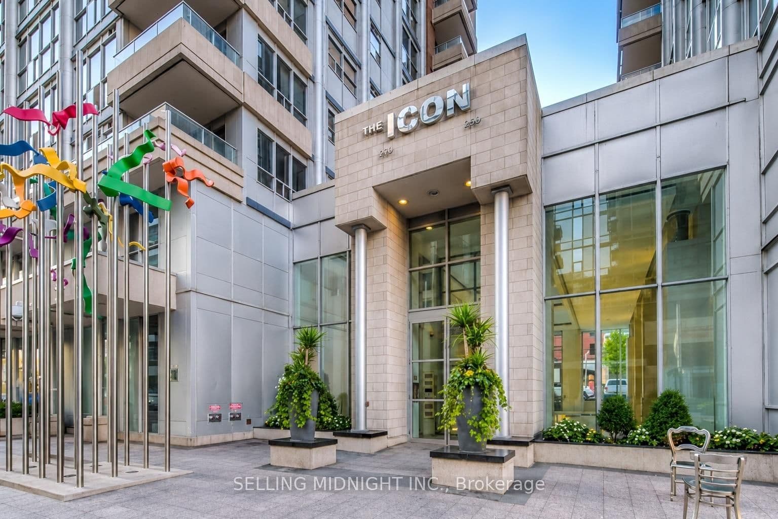 #245 - 250 Wellington Street W