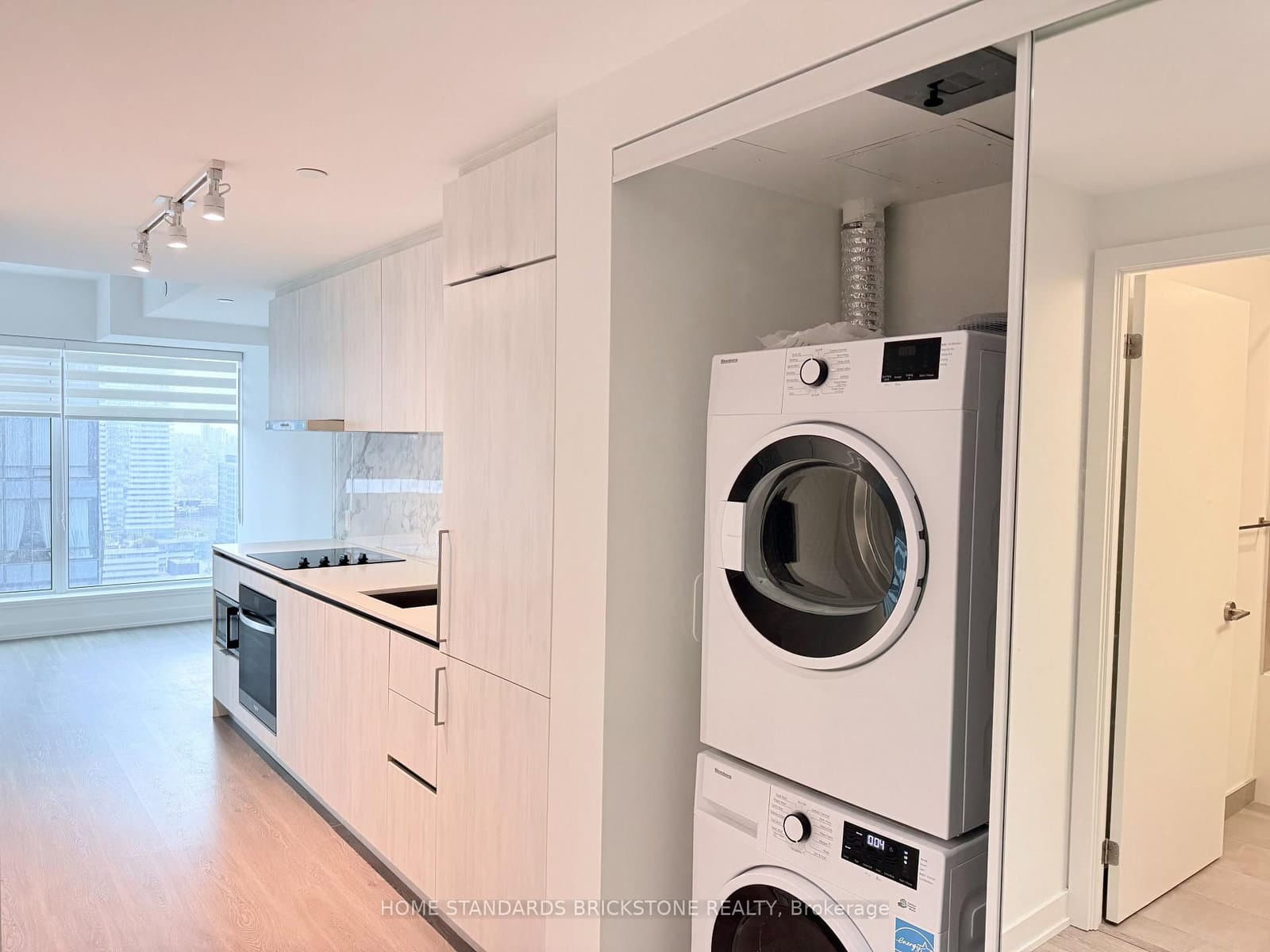 8 Wellesley Street W, Unit 3507