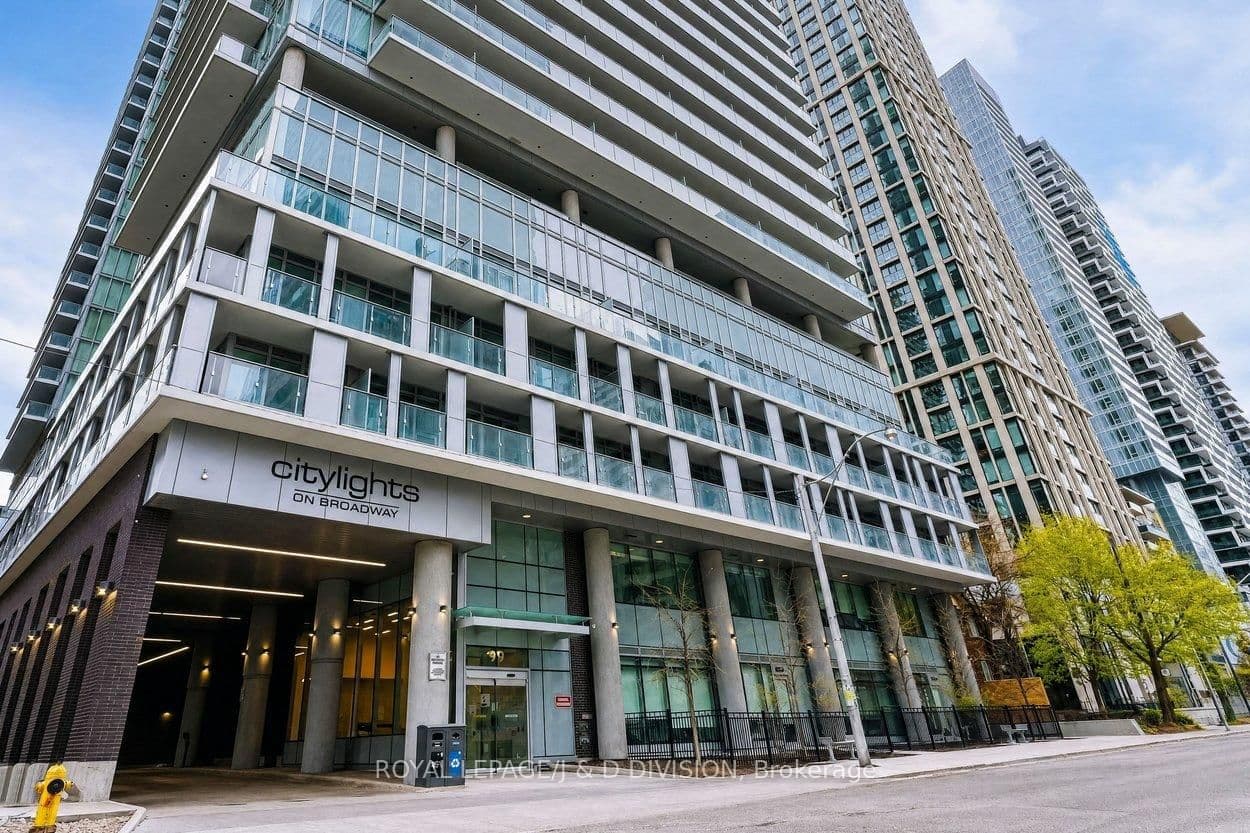 99 Broadway Avenue, Unit 1807