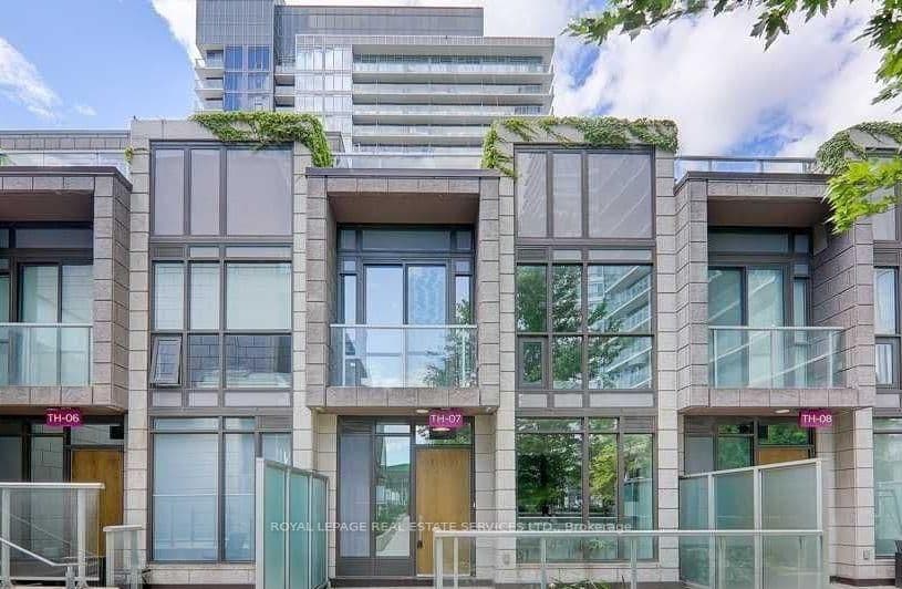 121 Mcmahon Drive, Unit TH7
