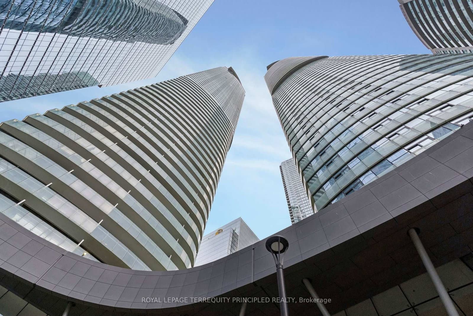 #307 - 12 York Street