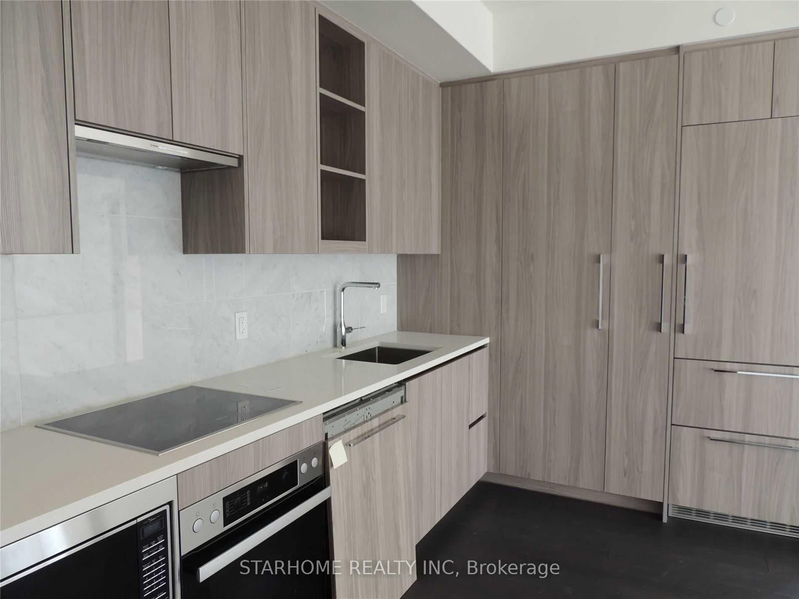 95 Mcmahon Drive, Unit 1006