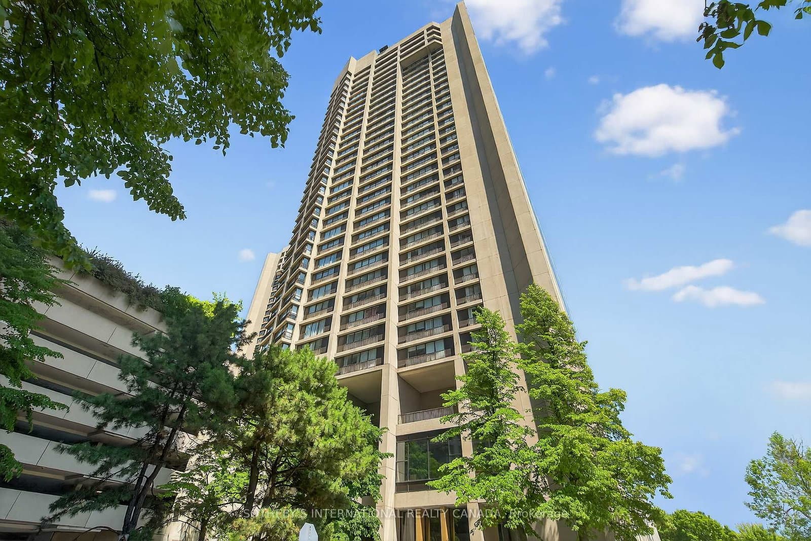 #1423 - 33 Harbour Square