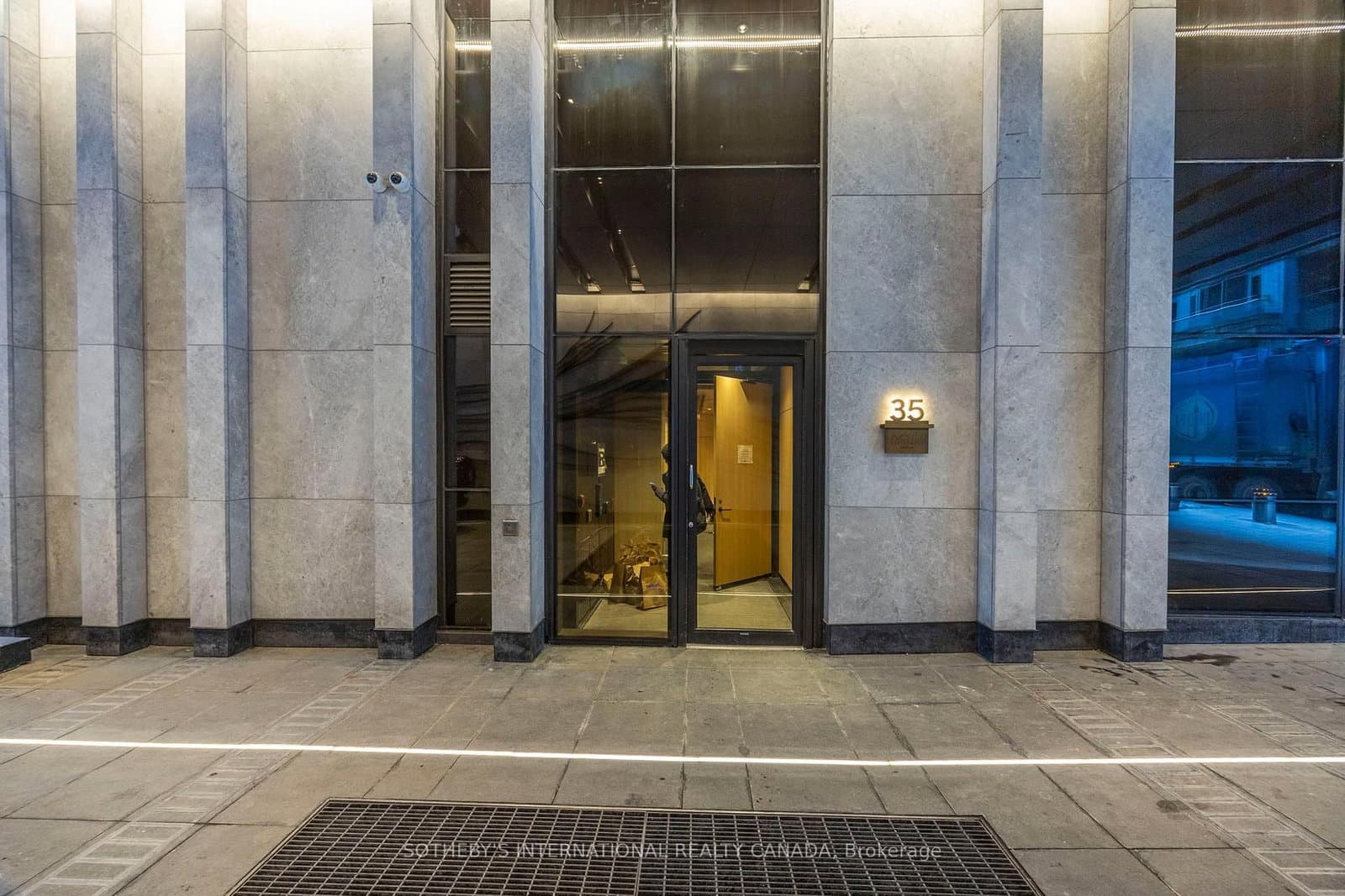 35 Mercer Street, Unit 2410