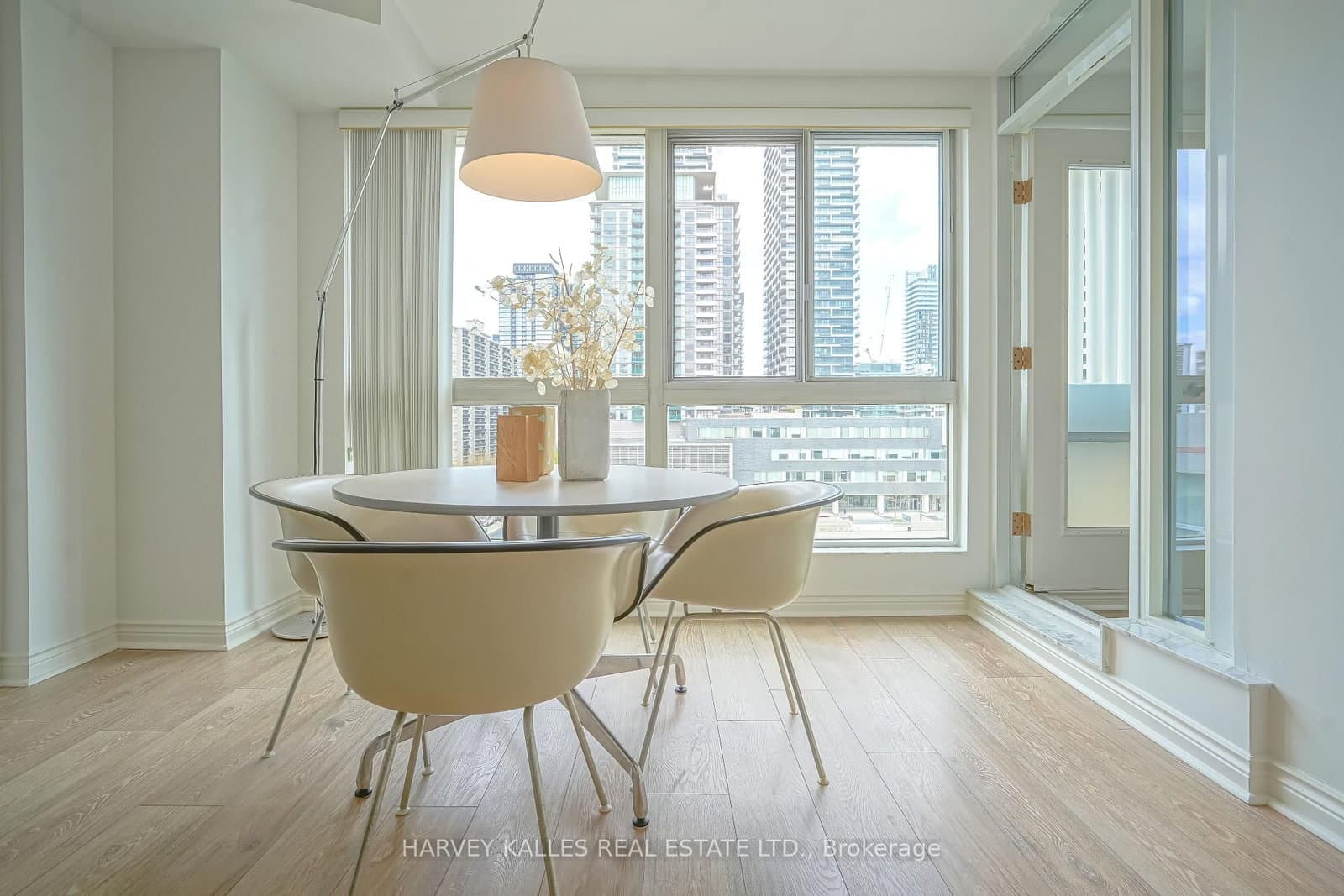 #609 - 7 Broadway Avenue