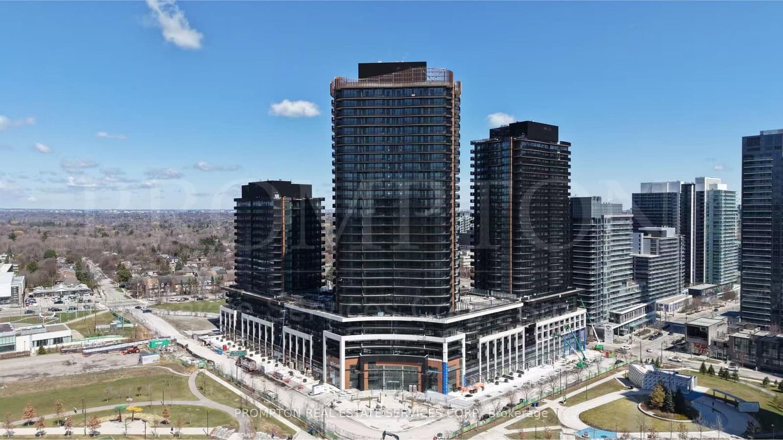 68 ESTHER SHINER Boulevard, Unit 807