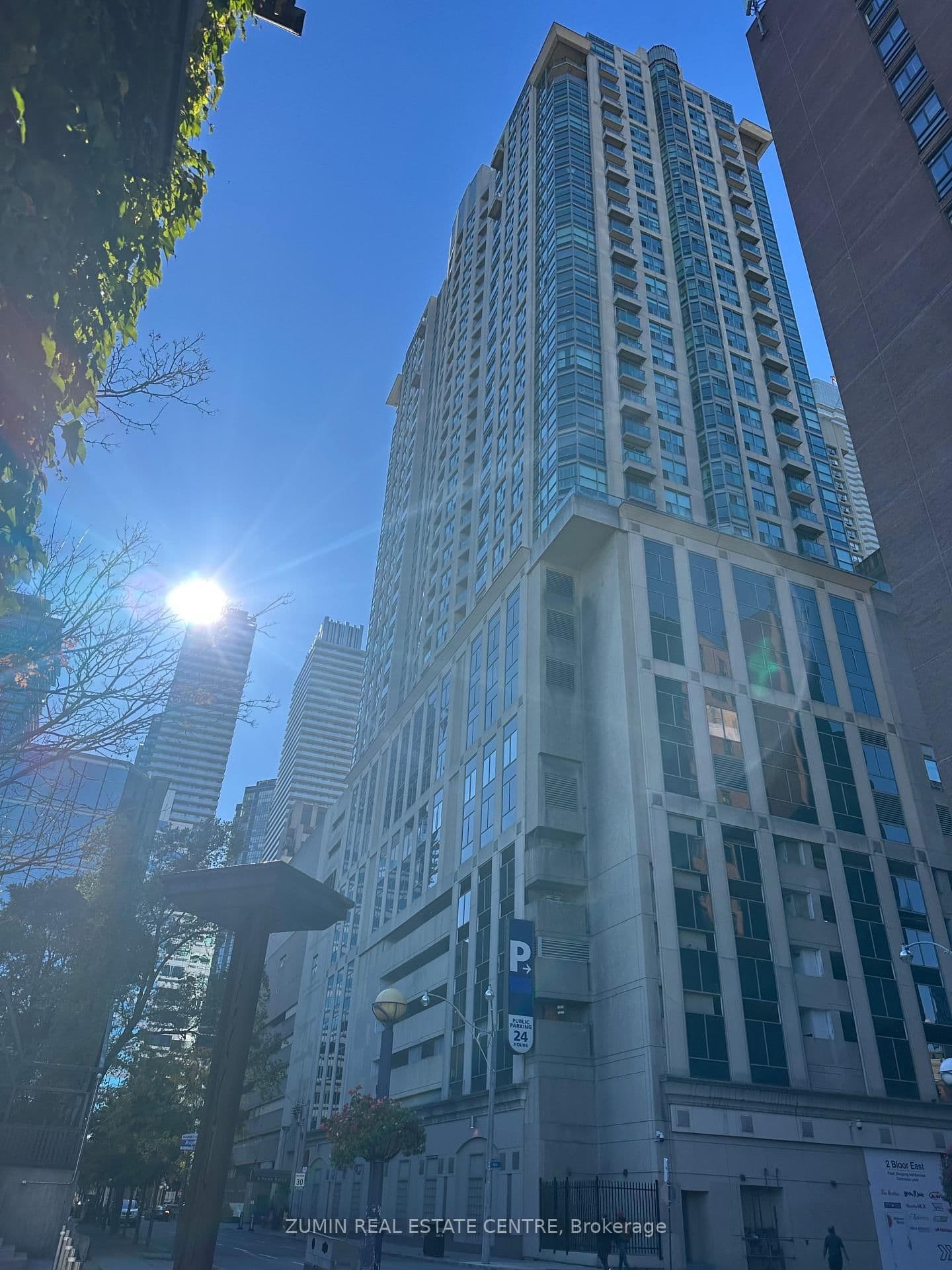 #2116 - 8 Park Road