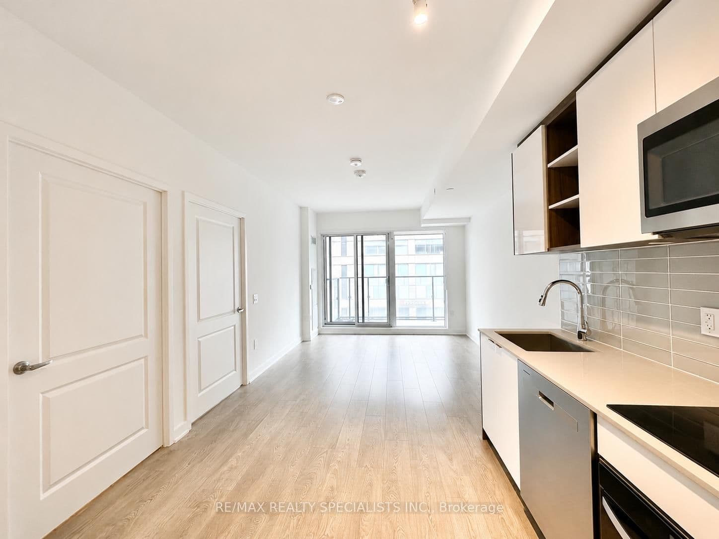 #502 - 543 Richmond Street W