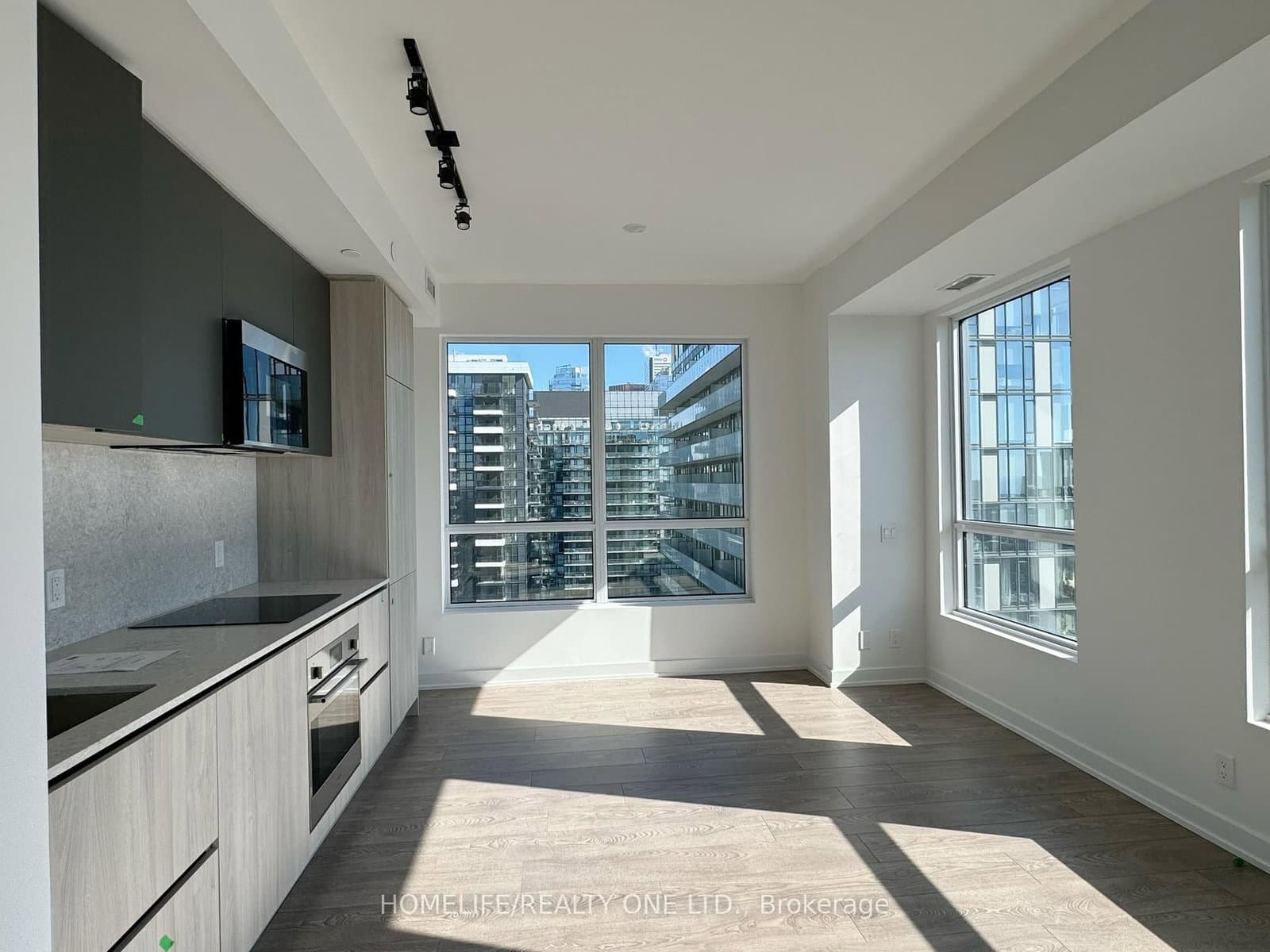 #4106 - 108 Peter Street