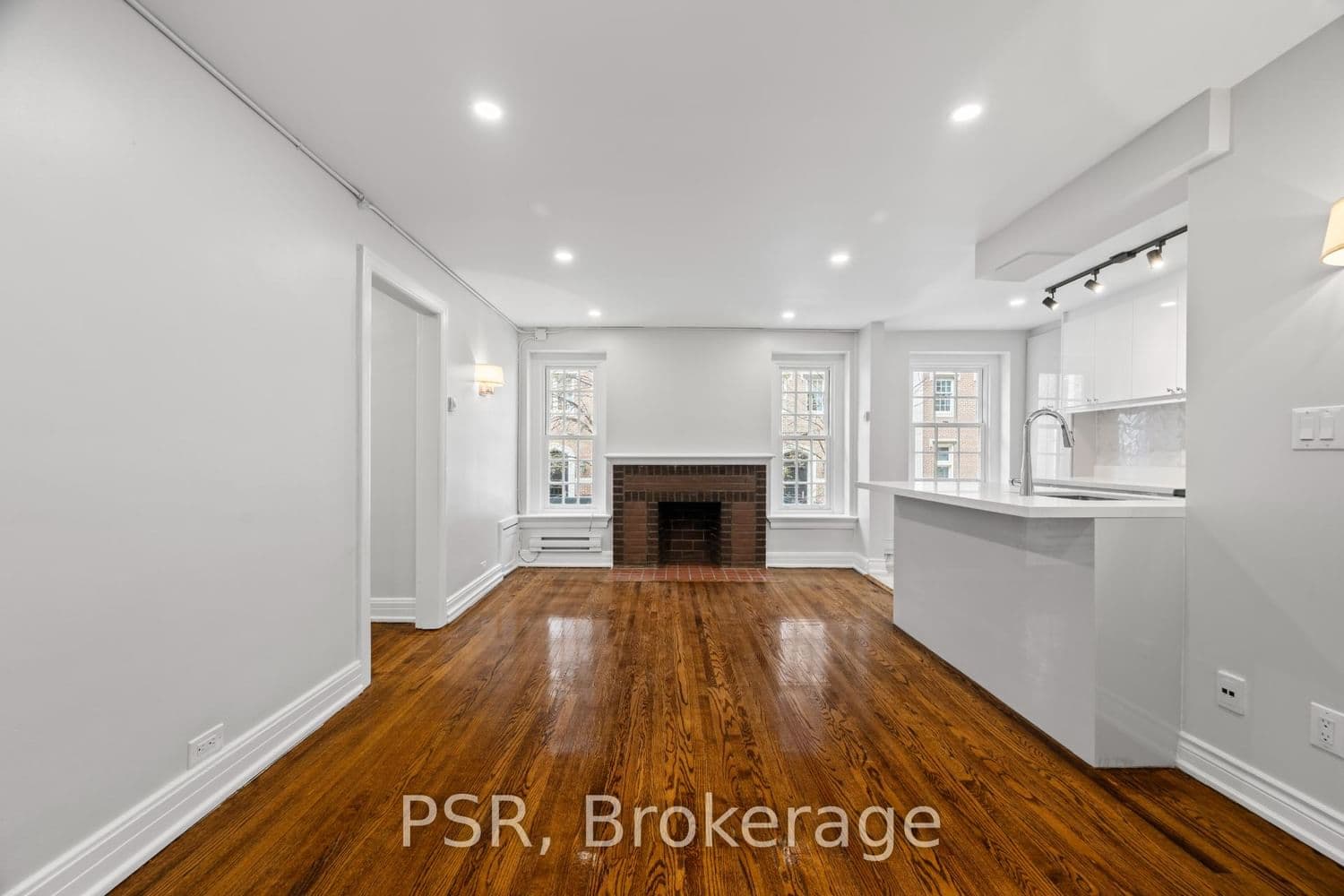 #24 - 8 St Thomas Street