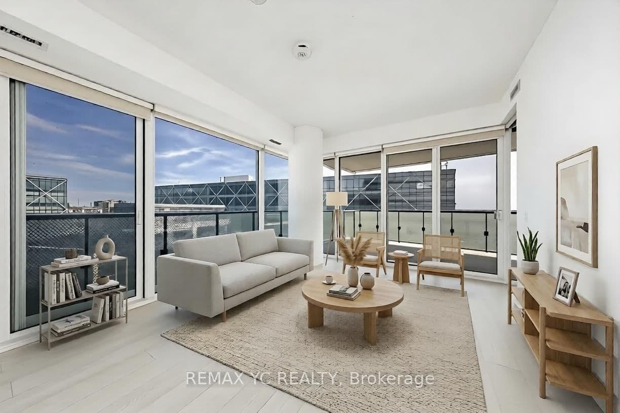 #1302 - 15 Queens Quay E