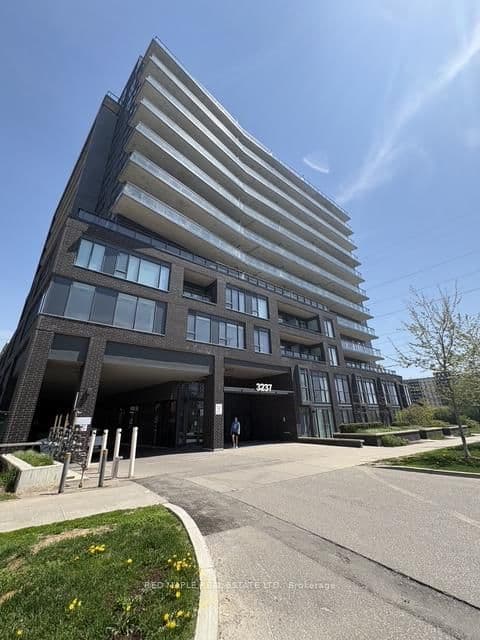 #907 - 3237 Bayview Avenue