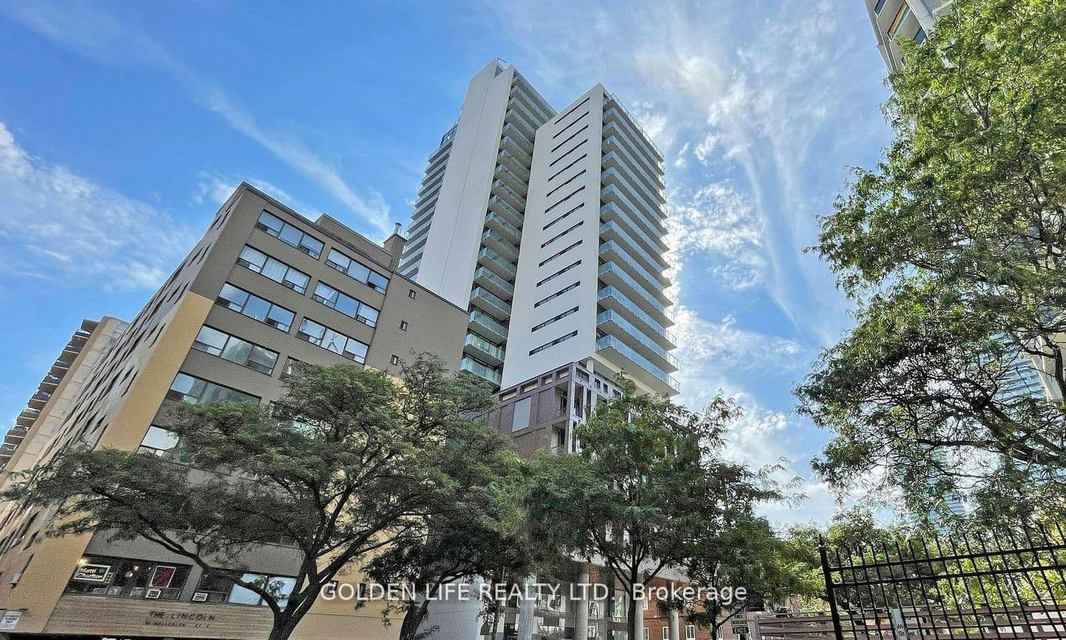 #1201 - 81 Wellesley Street E