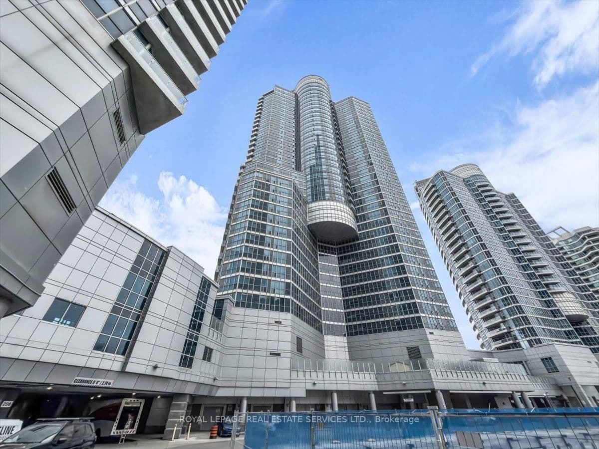 #1104 - 208 Queens Quay W