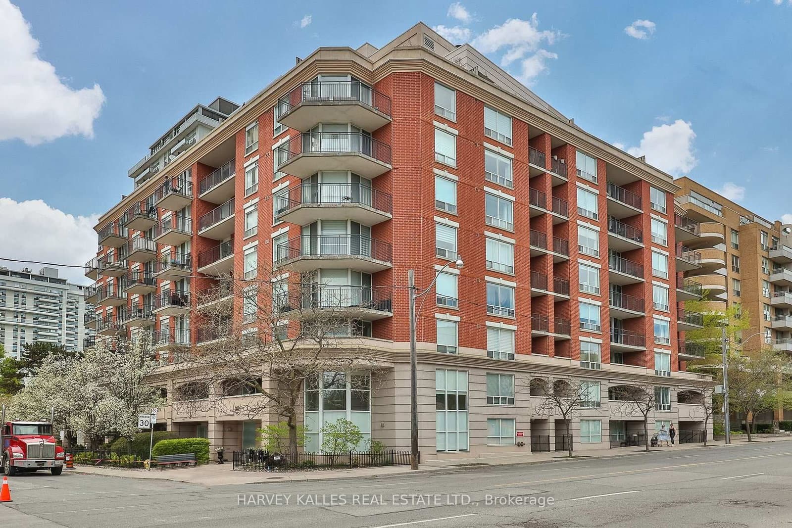 #612 - 300 Balliol Street
